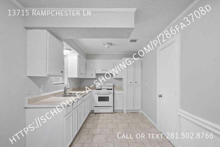 13715 Rampchester Ln - Photo 2 of 18