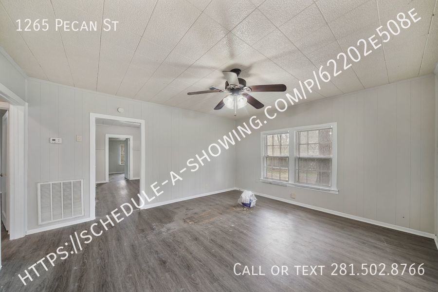 1265 Pecan St - Photo 3 of 11