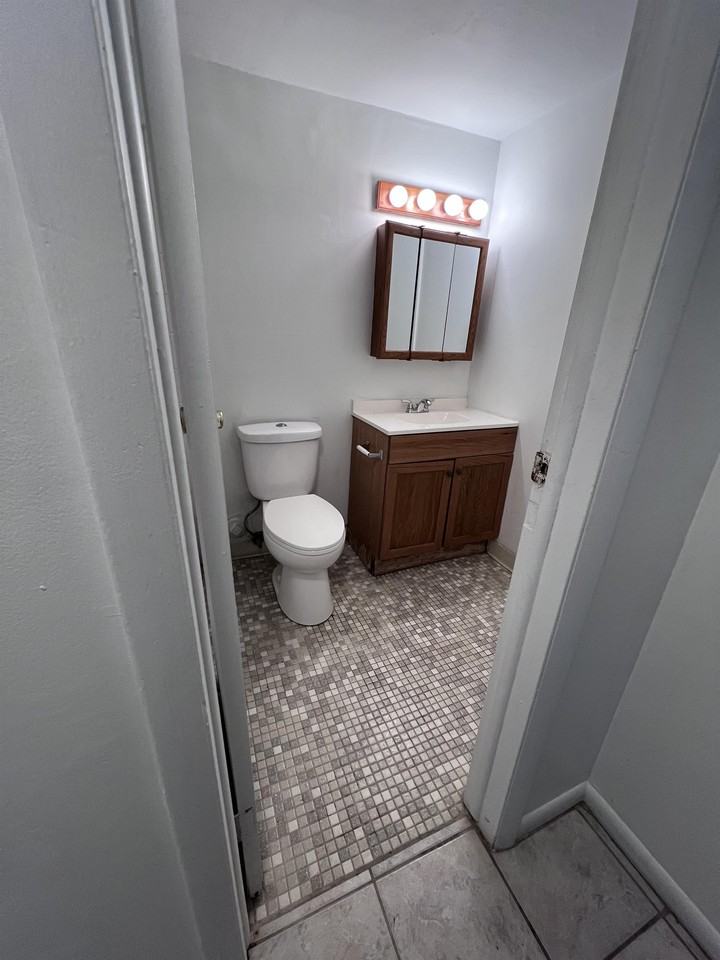 Apple Bailey Apartments - Photo 3 of 5