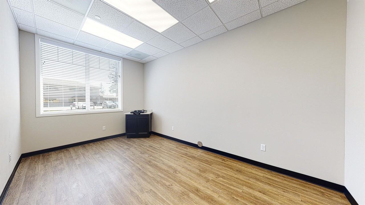 3321 173rd PL NE, Ste 104 - Photo 7 of 9