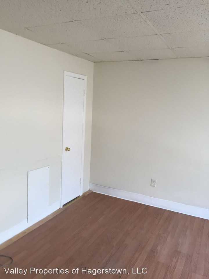 136 N Potomac St - Photo 3 of 11