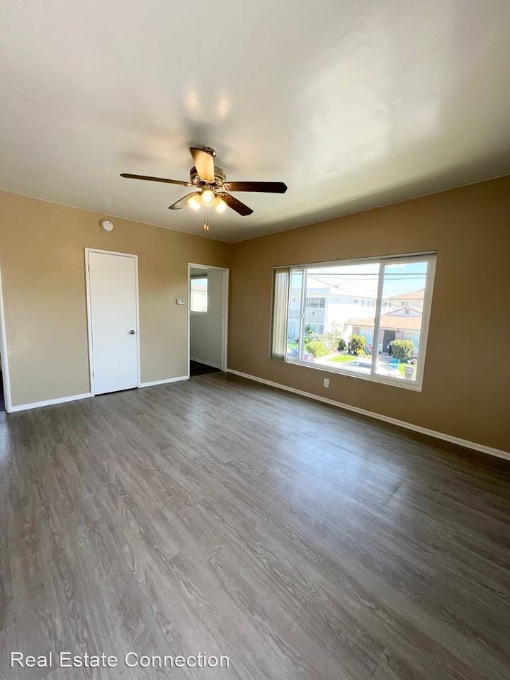 12245 Manor Drive - Photo 2 of 8