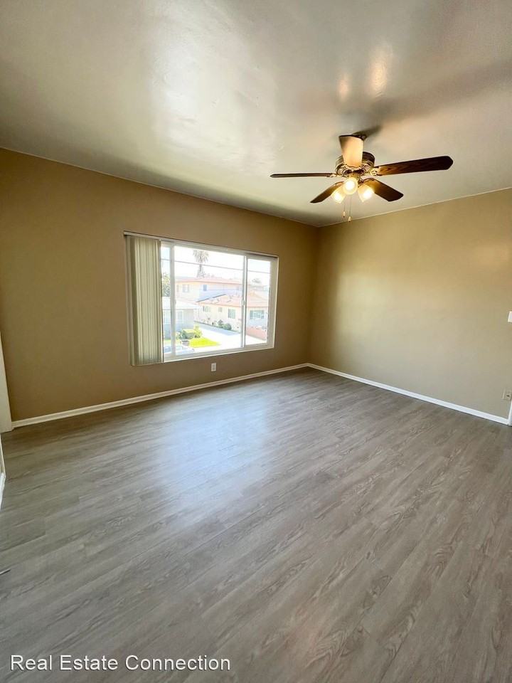 12245 Manor Drive - Photo 3 of 8