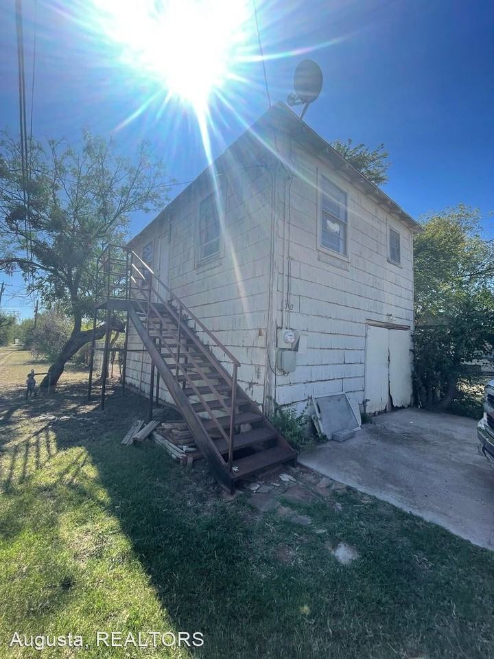 501 & 501 1/2 Ash - Photo 2 of 6