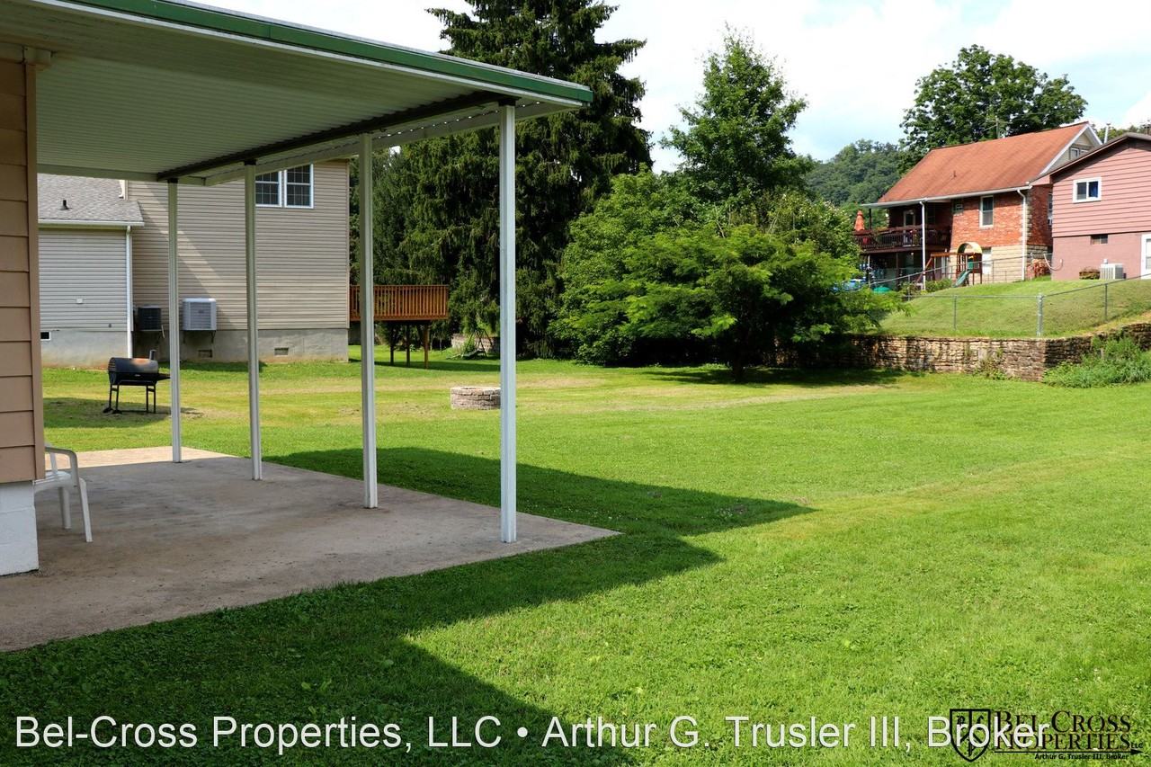 127 Peninsula Blvd - Photo 2 of 25