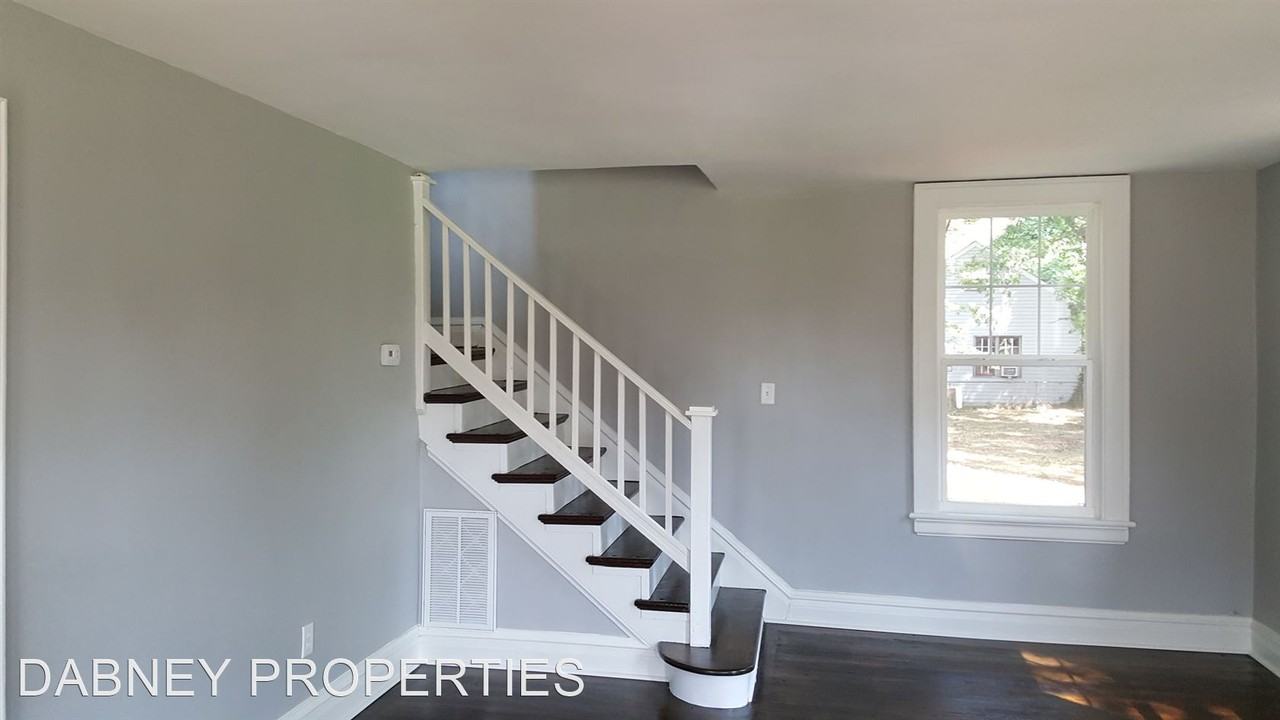 104 W Union St - Photo 3 of 29