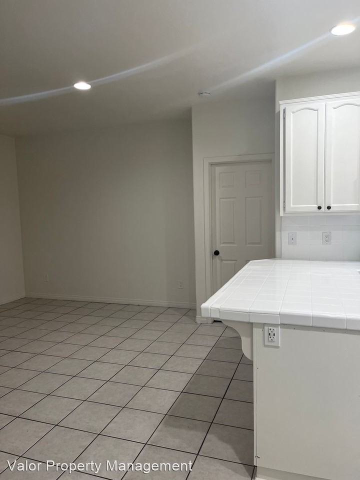 242 Kennedy Street - Photo 2 of 29