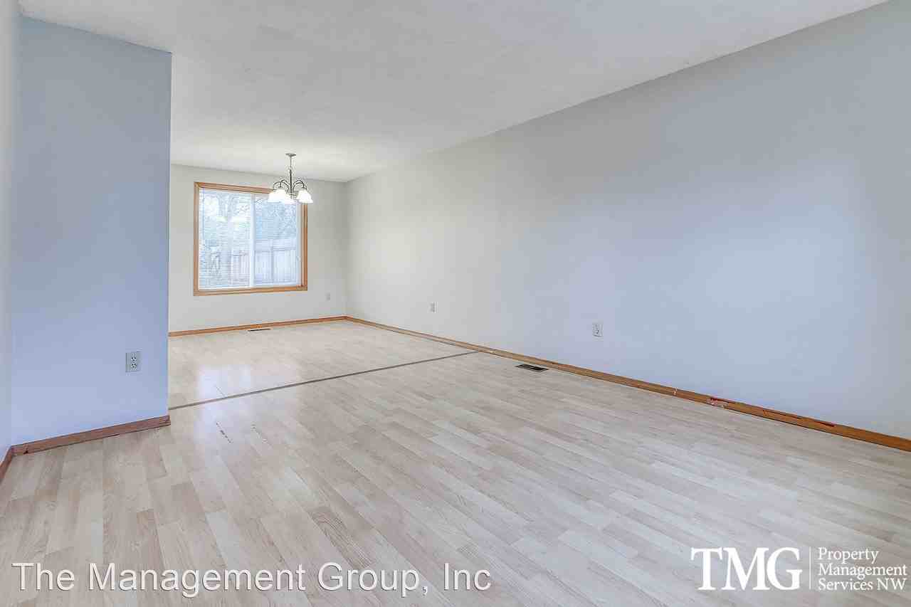 13106 Ne 83rd St - Photo 3 of 29