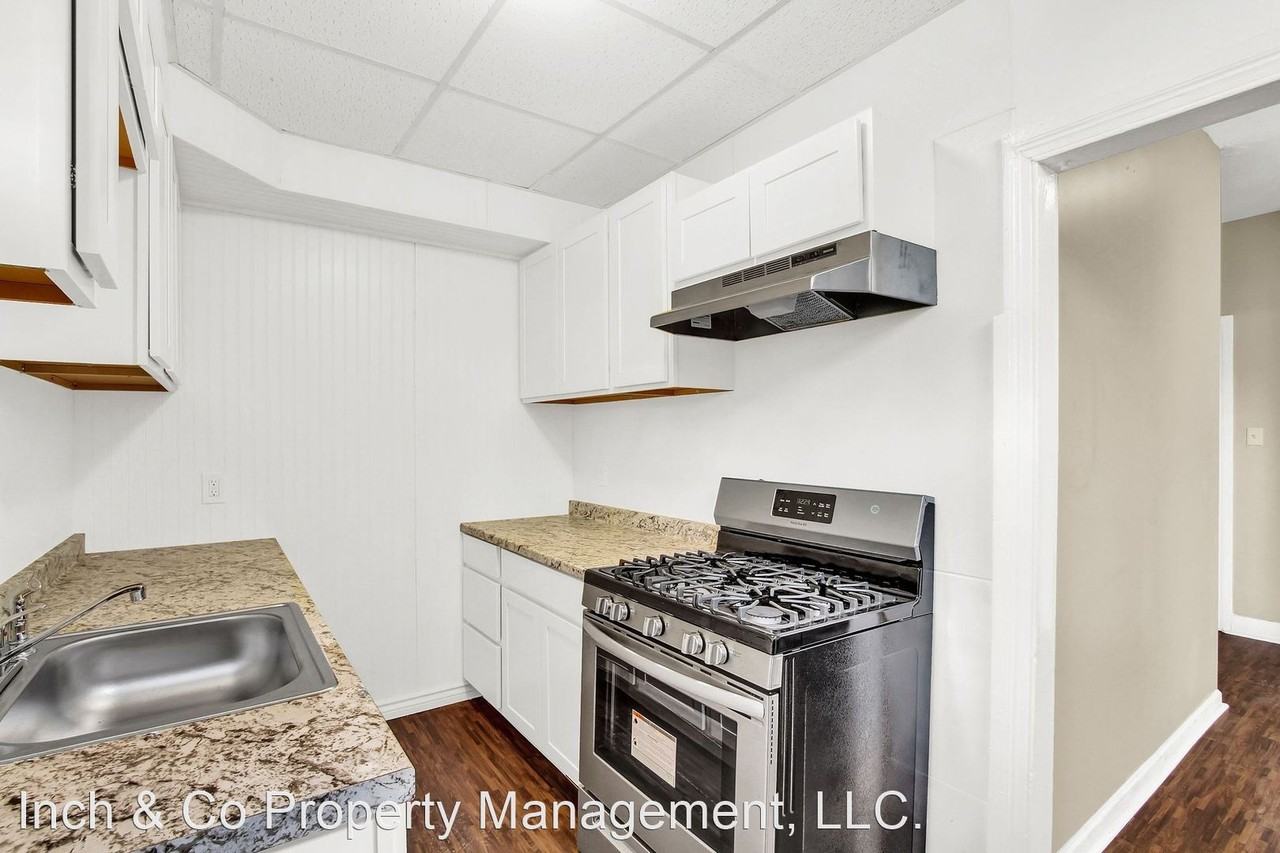 155 W Maple St - Photo 3 of 19