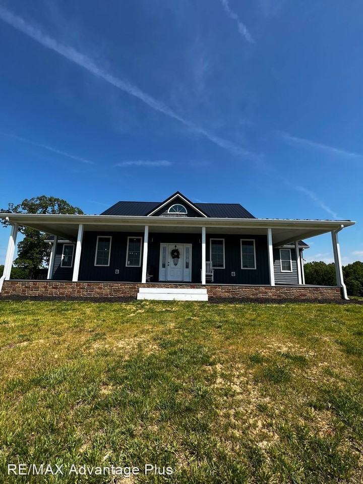 734 Putney Rd - Photo 3 of 50