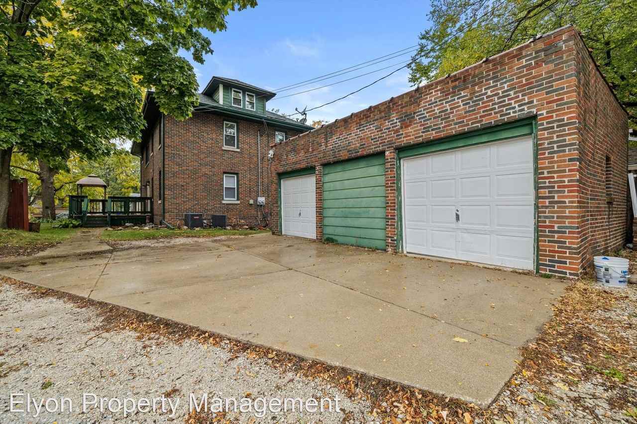 Duplex at 7029 35th Avenue Apartments in Kenosha, WI 53142 Zumper