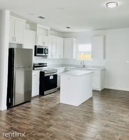 7006 N 56th Ln - Photo 2 of 12