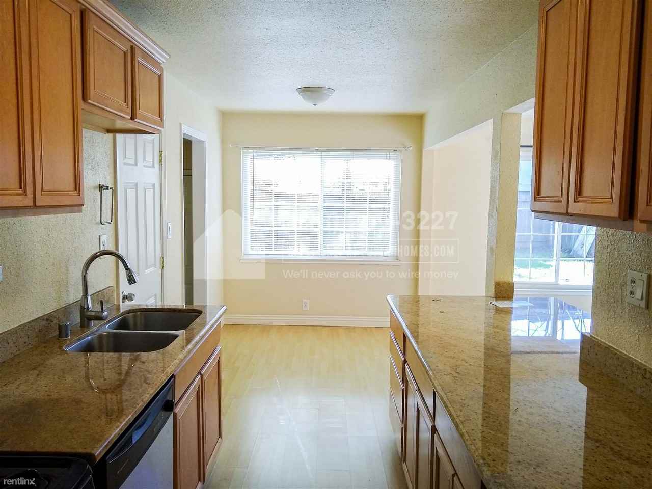 4180 Crestwood St - Photo 2 of 17