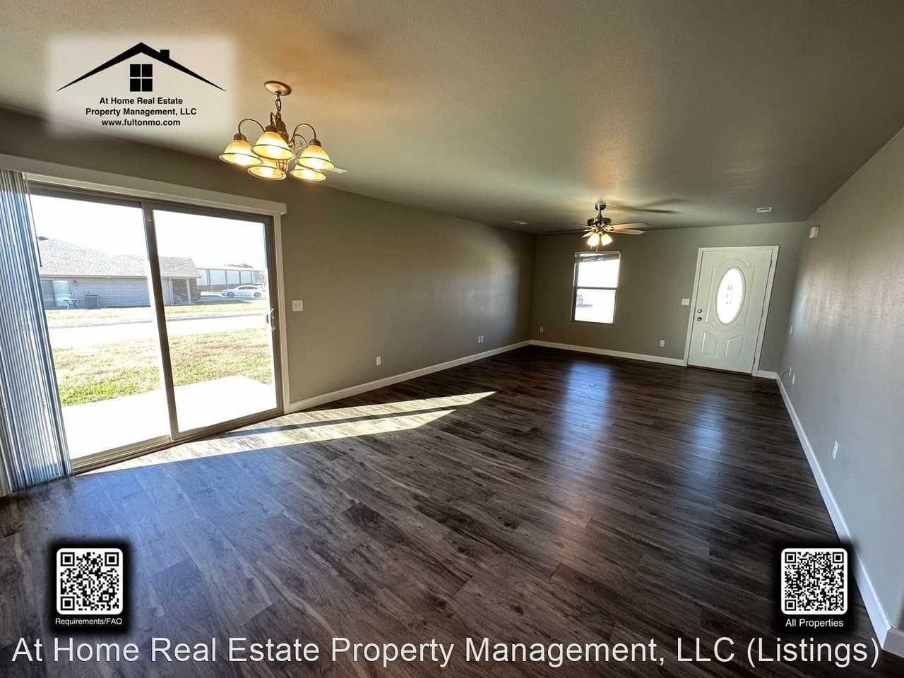 Commons Loop - Photo 2 of 31