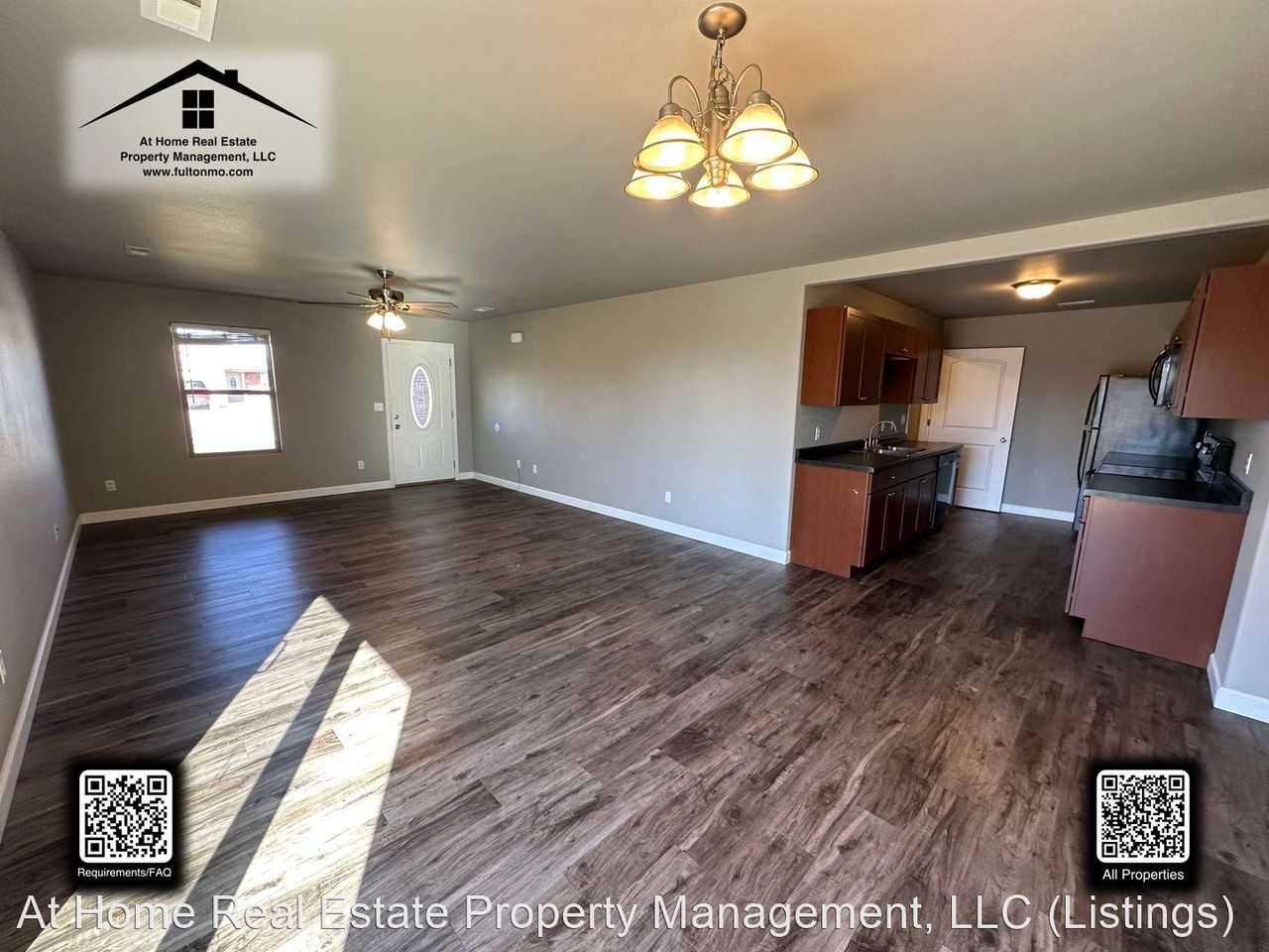 Commons Loop - Photo 3 of 31