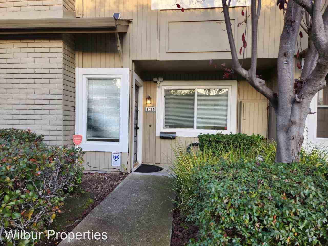 1047 Grebe St - Photo 2 of 22