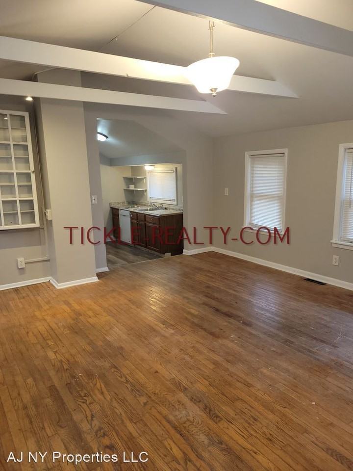 71 Henrietta St - Photo 3 of 10