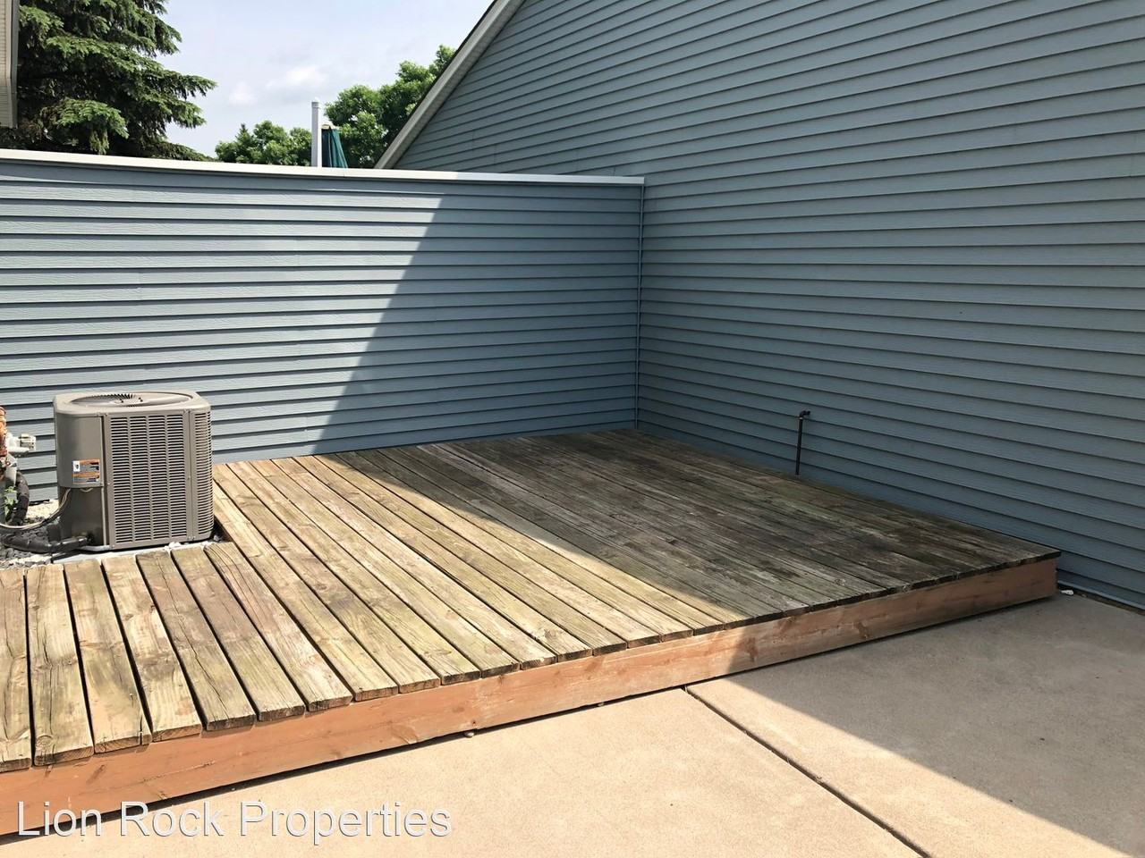 9321 Polaris Ln N - Photo 3 of 35