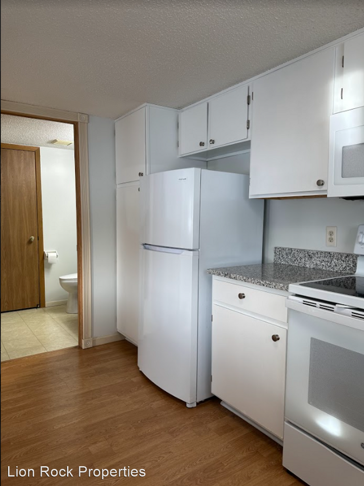 9321 Polaris Ln N - Photo 2 of 35