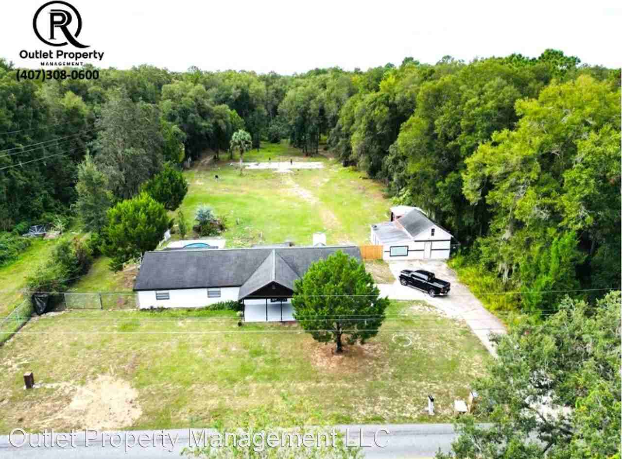 2432 NE 28th Street - Photo 2 of 17