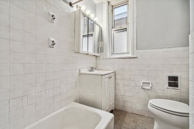 4277 Mantua Ave - Photo 5 of 20