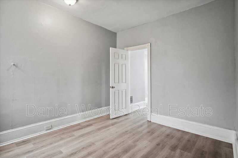 4277 Mantua Ave - Photo 4 of 20