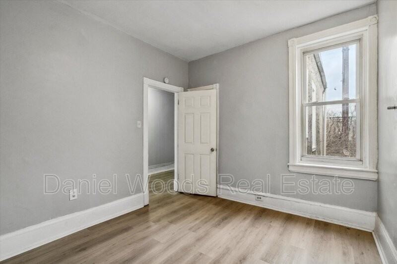 4277 Mantua Ave - Photo 7 of 20