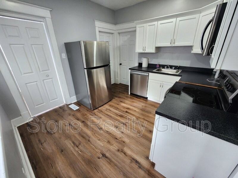 1417 S 19th St - Photo 5 of 15