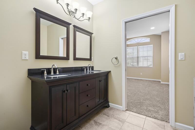 438 Elm St - Photo 6 of 13