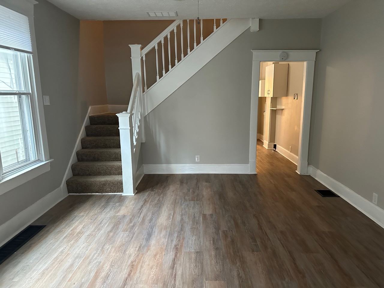 334 N Holmes Ave #334 - Photo 3 of 9