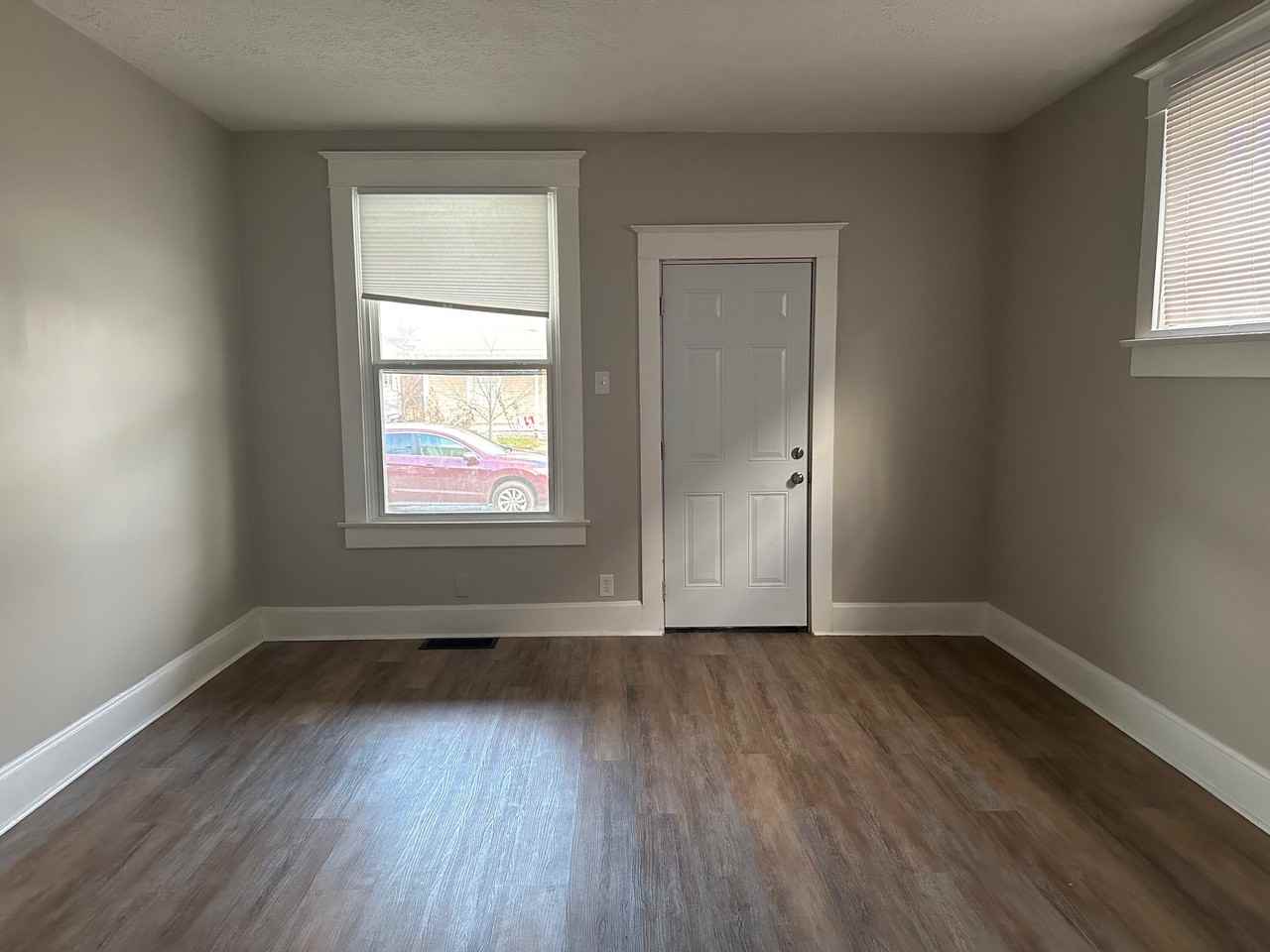 334 N Holmes Ave #334 - Photo 6 of 9