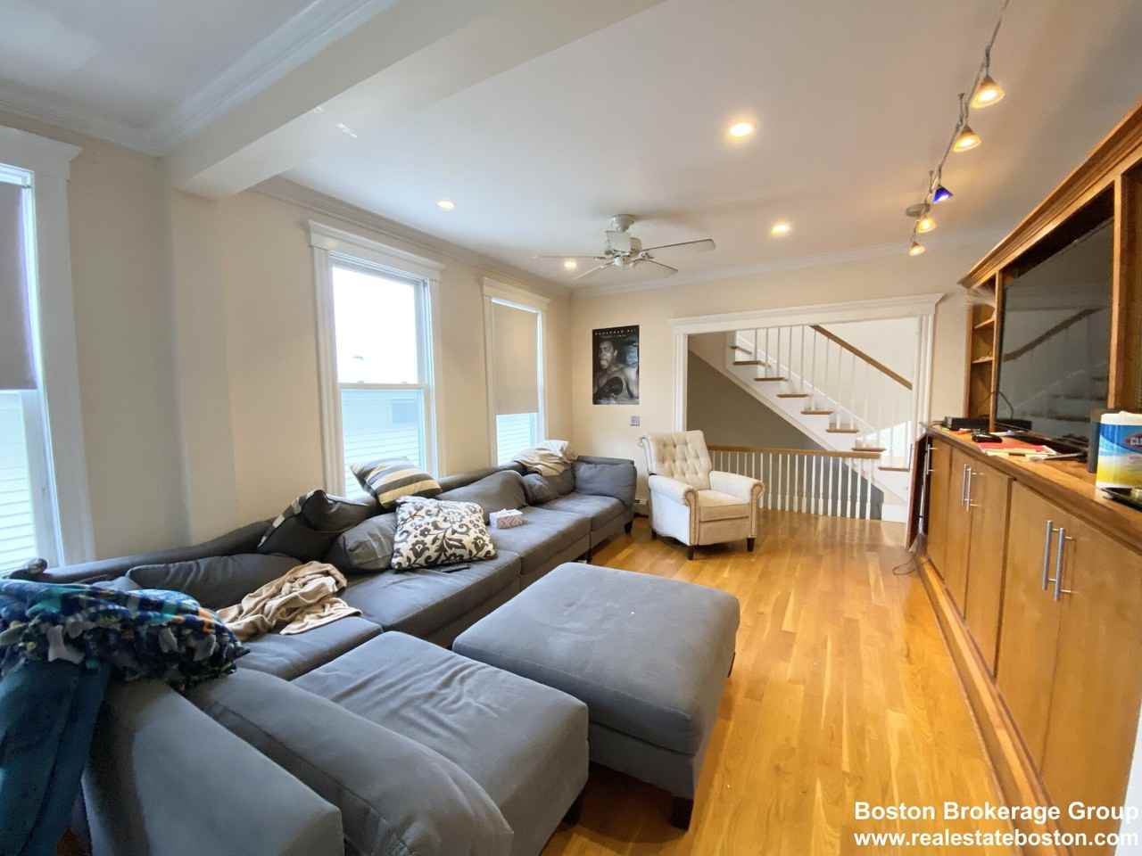 29 Spring Garden St #2 - Photo 4 of 13