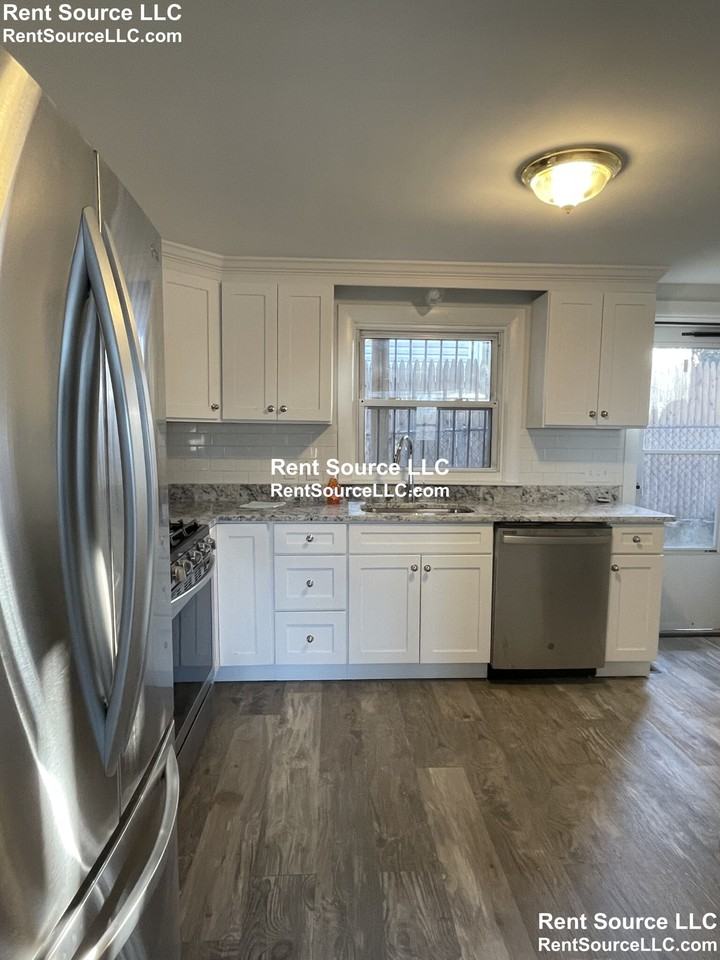 98 Moreland St #1 - Photo 5 of 19
