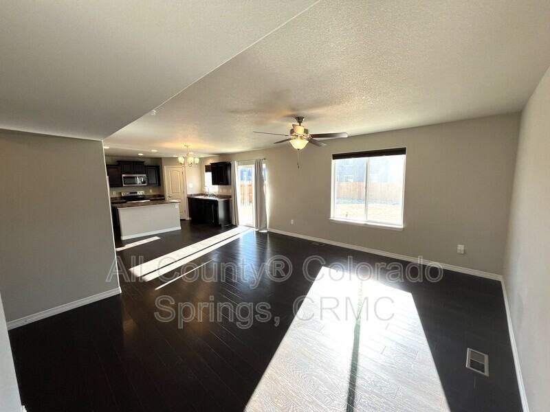 6173 Nash Dr - Photo 4 of 17