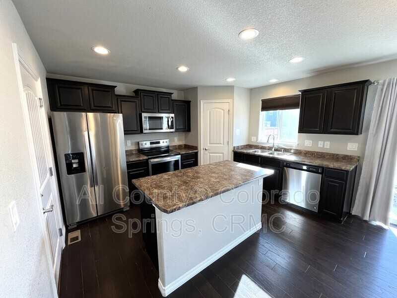 6173 Nash Dr - Photo 5 of 17