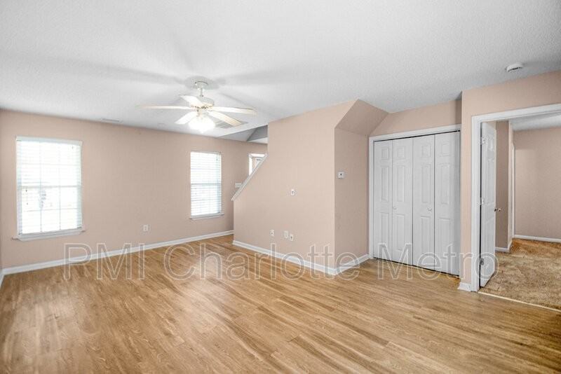 6550 Lynmont Dr - Photo 3 of 12