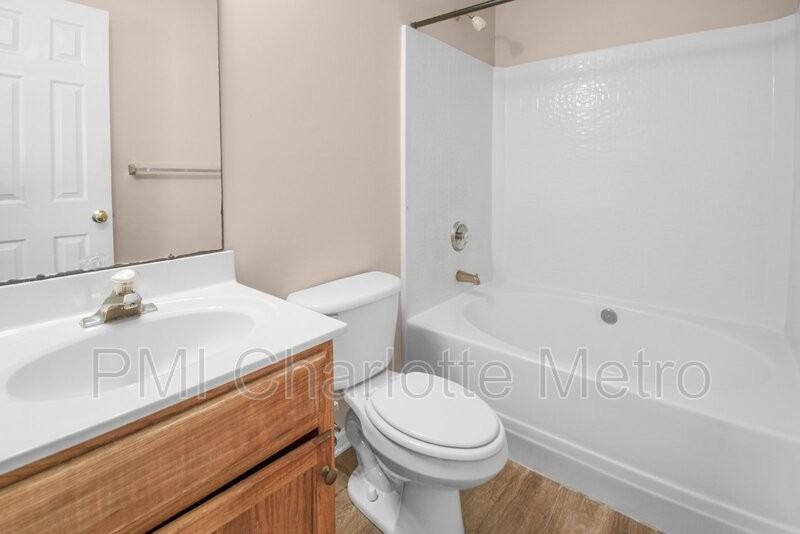 6550 Lynmont Dr - Photo 6 of 12