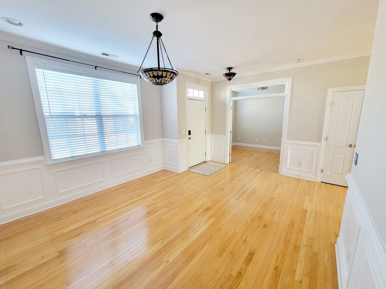 113 Alden Village Ct - Photo 5 of 50