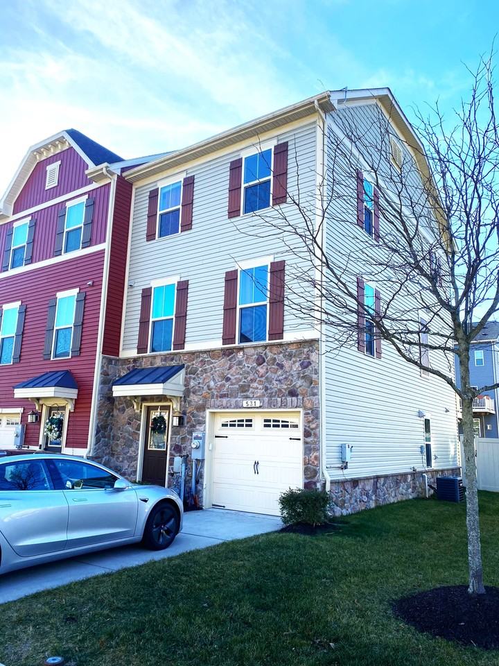 531 Fox River Hills Way, Glen Burnie, MD 21060, USA 2 unit Rentals