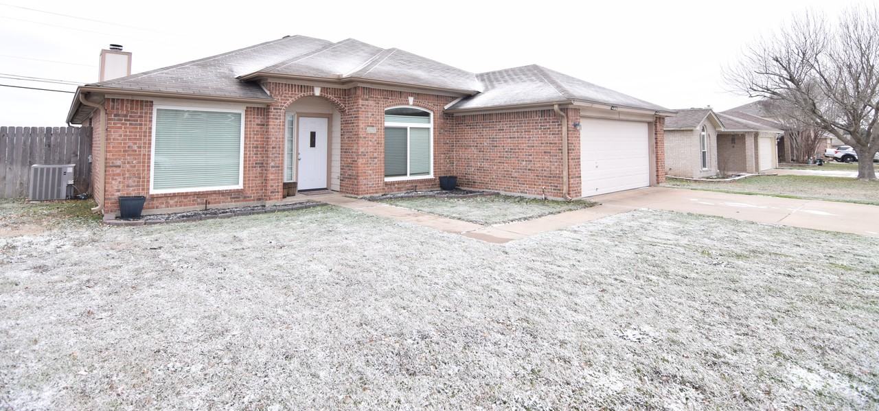 4814 Water Oak Dr - Photo 2 of 23