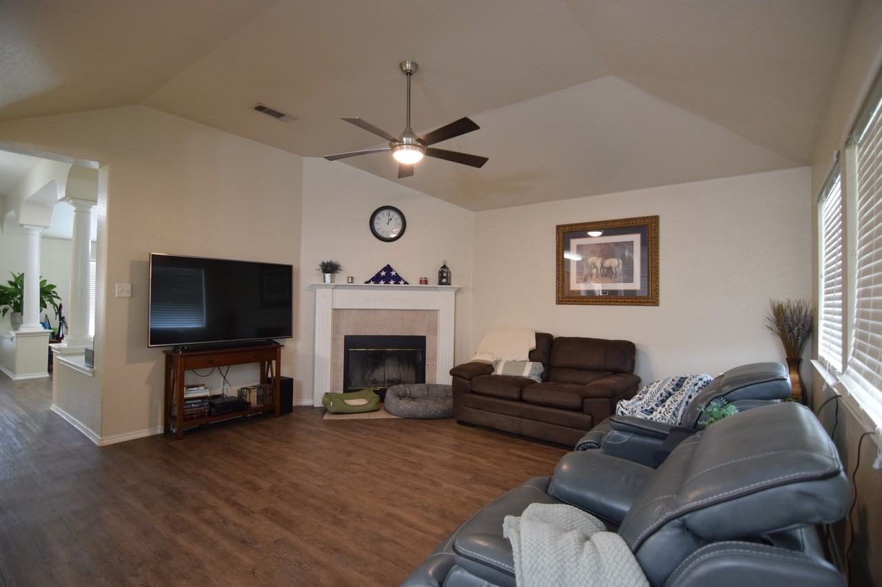 4814 Water Oak Dr - Photo 6 of 23