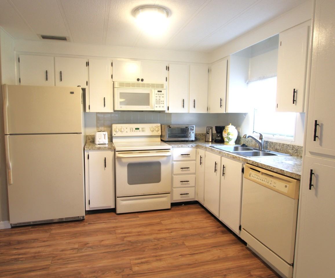 5803 Danbury Ln - Photo 2 of 18