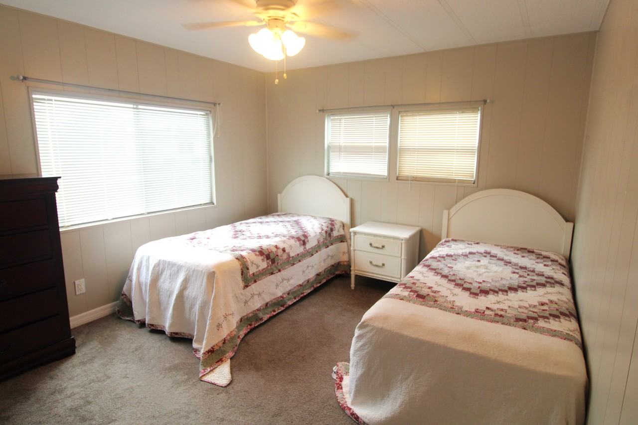 5803 Danbury Ln - Photo 7 of 18