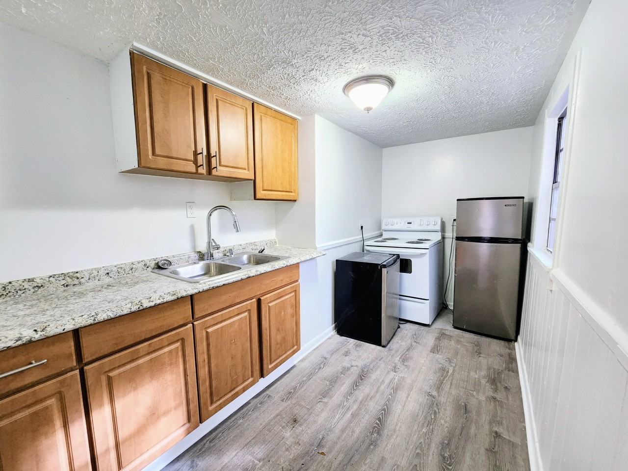 6410 New Kings Rd - Photo 3 of 9