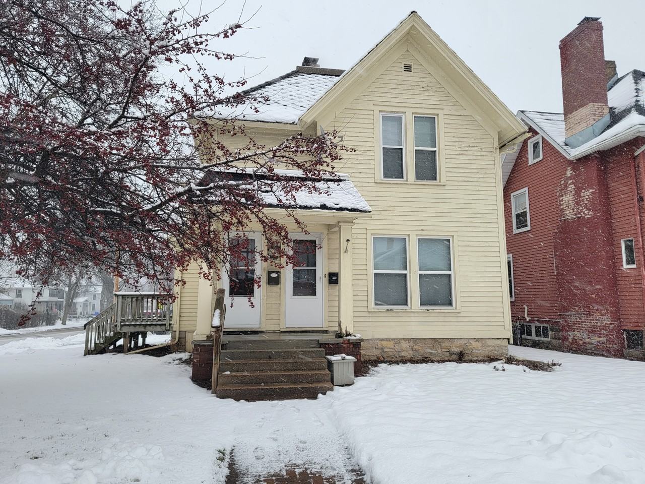 226 N Lawe St - Photo 3 of 18