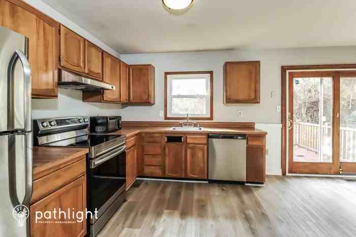 3718 13th St - Photo 2 of 19