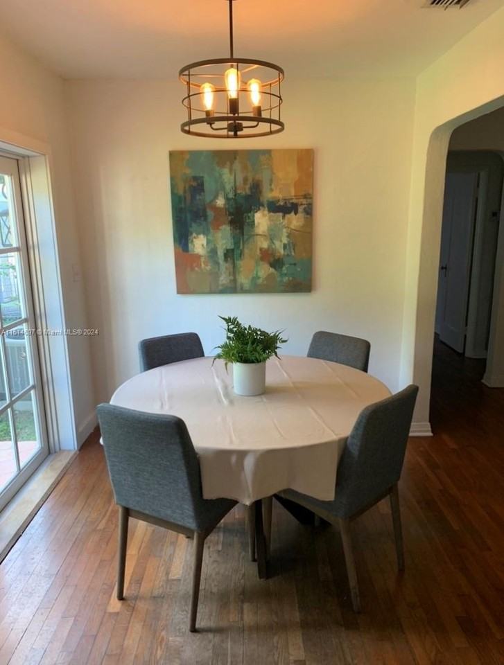 4619 Sw 10th St - Photo 4 of 30