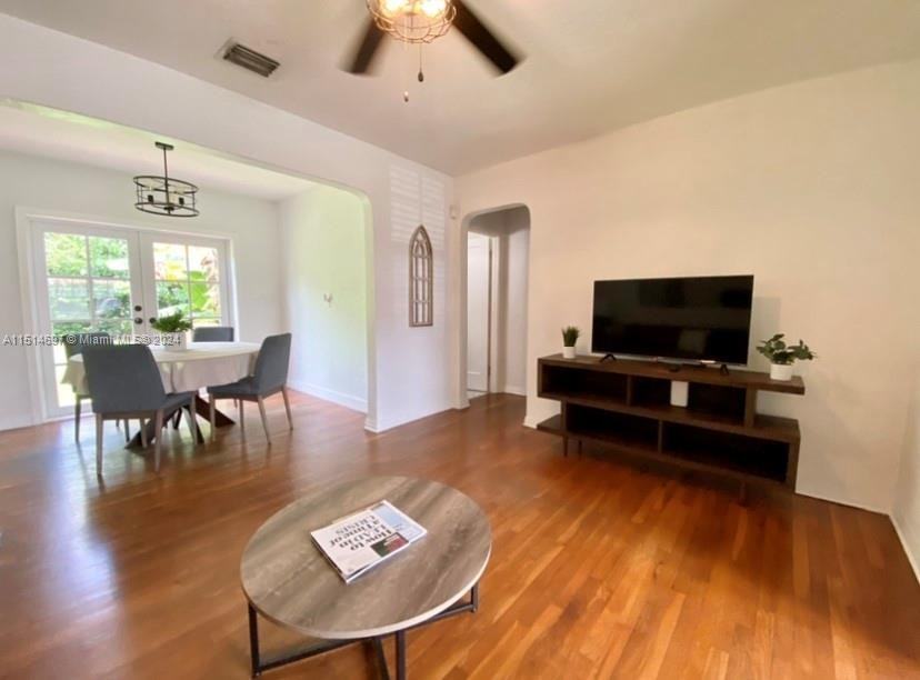 4619 Sw 10th St - Photo 6 of 30