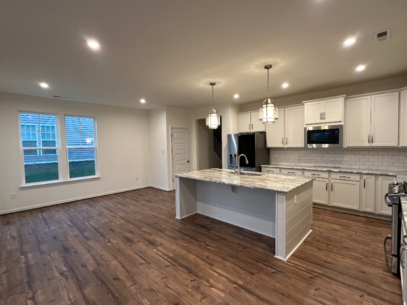 18520 Palisades Rdg - Photo 7 of 47