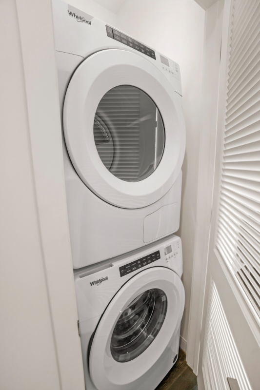 445 E Waterside Dr - Photo 5 of 10